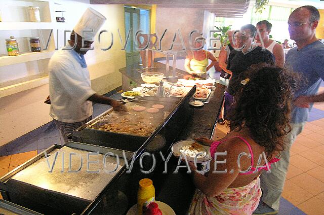 Cuba Cayo-Coco Melia Cayo-Coco The grill lunch.