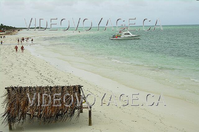 Cuba Cayo Guillermo Melia Cayo Guillermo Una bastante larga playa hacia el oeste para permitir una marcha de varios minutos.
