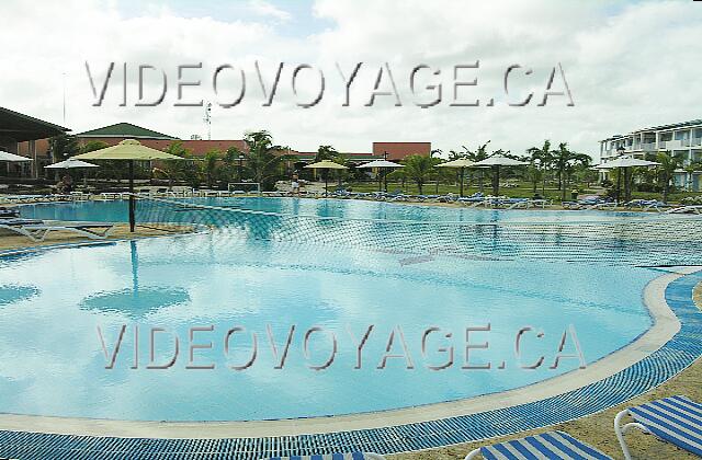 Cuba Cayo-Coco Hotel Playa Coco Le filet de volleyball dans la piscine principale.