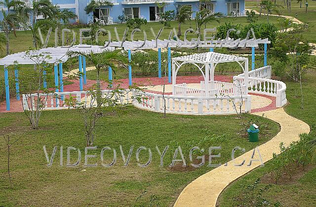 Cuba Cayo-Coco Hotel Playa Coco Gazebo with plenty of space for guests.