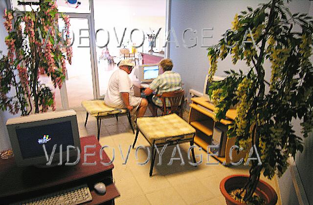 Cuba Cayo-Coco Hotel Playa Coco The internet room in the lobby.