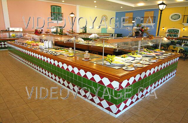 Cuba Cayo-Coco Hotel Playa Coco The main island of the buffet.