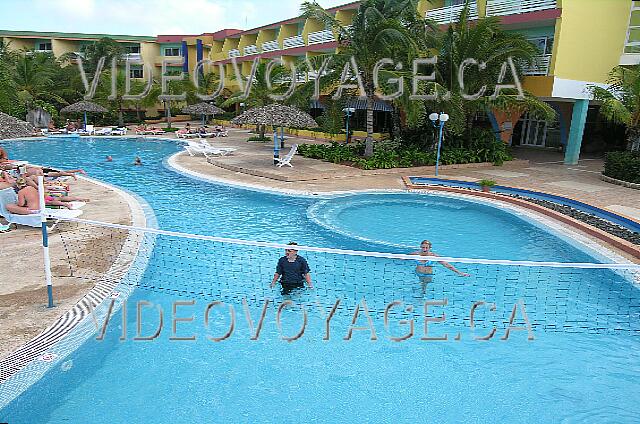 Cuba Cayo-Coco Sol Cayo-Coco Una red de voleibol en la piscina.