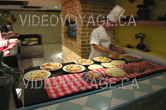 Cuba Cayo-Coco Sol Cayo-Coco The preparation of pizzas ...