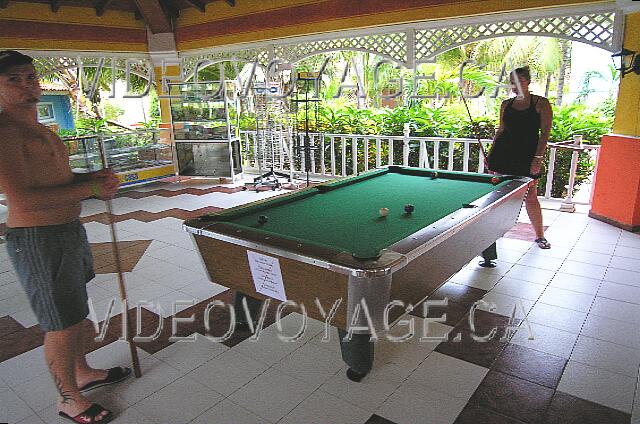 Cuba Cayo Guillermo Sol Cayo Guillermo Dans le bar El Tocororo, une table de billard.