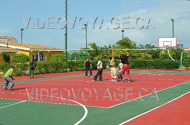 Cuba Cayo-Coco TRYP Cayo-Coco Un terrain pour le volleyball et le basketball.