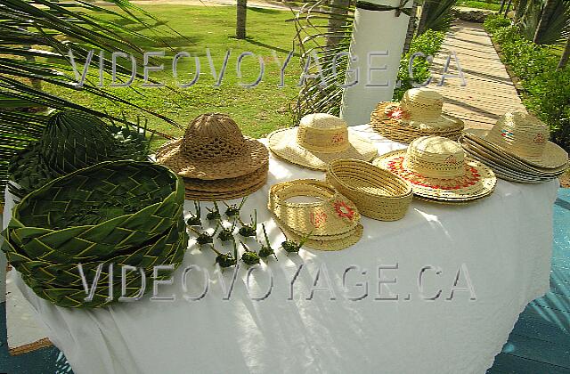 Cuba Cayo-Coco TRYP Cayo-Coco The gazebo is used to sell different items made before you ... A very skilled craftsman!