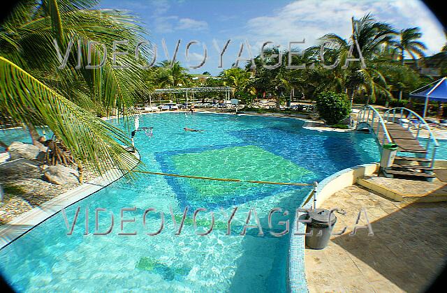 Cuba Cayo-Coco TRYP Cayo-Coco Some sports activities in the pool.