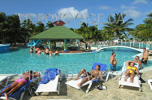 Cuba Cayo-Coco TRYP Cayo-Coco The pool bar is available outside the pool too.