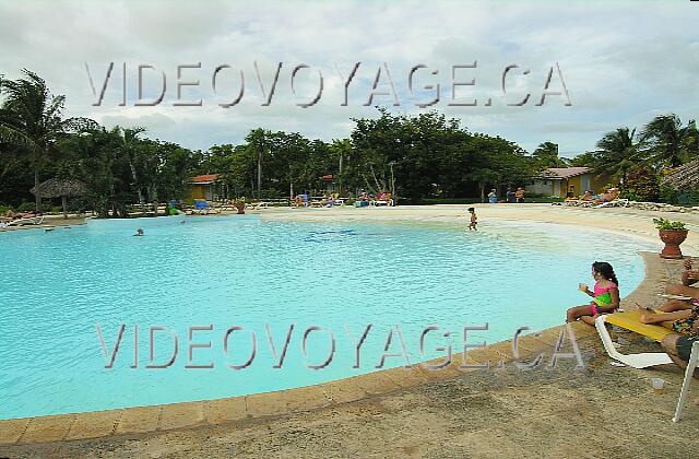 Cuba Cayo Guillermo hotel Club Cayo Guillermo Une grande piscine pour un petit hôtel.