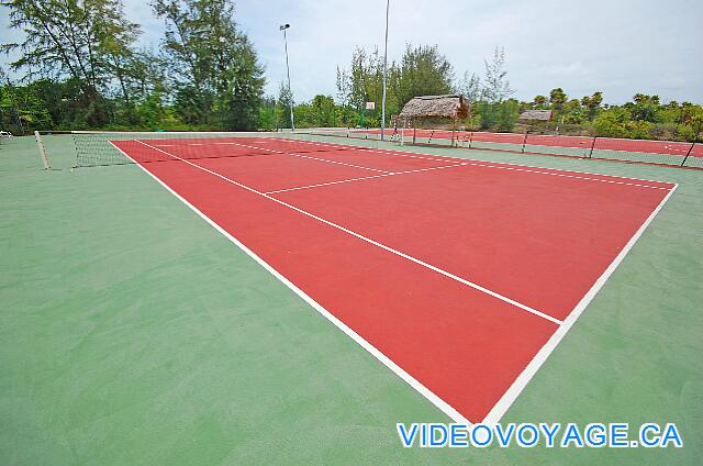 Cuba Cayo Largo Ole Playa Blanca La segunda pista de tenis parece estar mejor conservado.