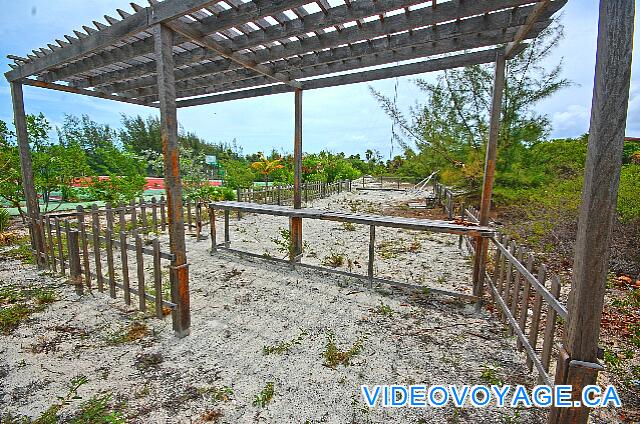 Cuba Cayo Largo Ole Playa Blanca Espacio para el tiro con arco y carabina, que parece ser funcional.