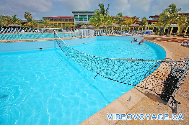 Cuba Cayo Largo Ole Playa Blanca Voleibol en la piscina secundaria.