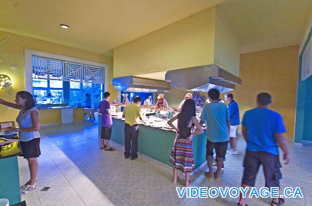 Cuba Cayo Largo Ole Playa Blanca The center of the buffet with grill, pastry and hot food section. In the morning, the dough section is used for eggs and omlettes ...