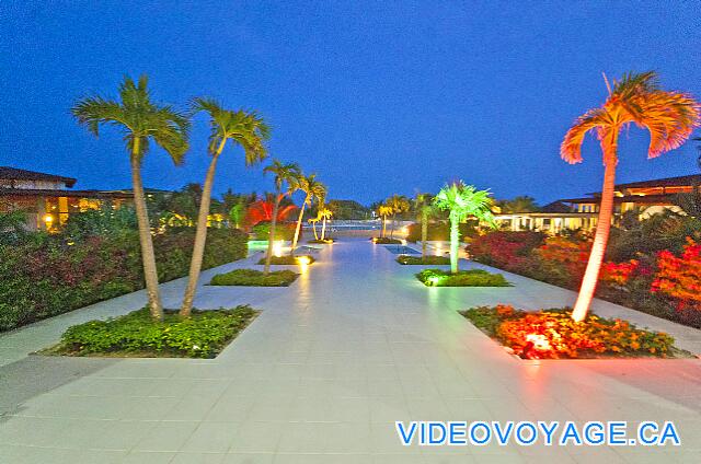 Cuba Cayo Largo Ole Playa Blanca A l'arrière du Lobby, la piscine plus loins puis la plage.