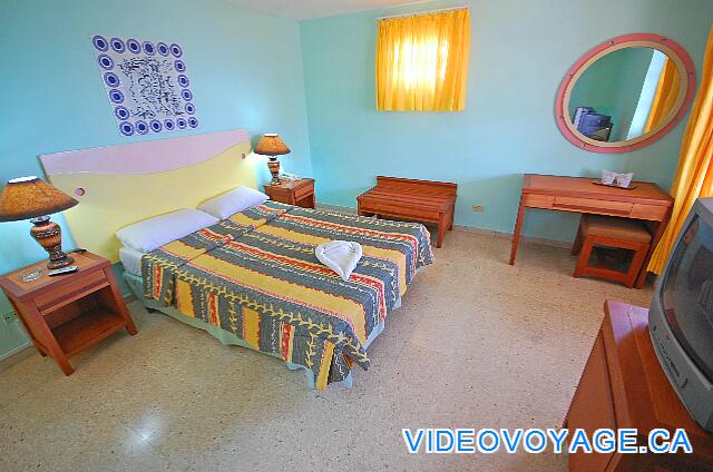 Cuba Cayo Largo Gran Caribe Cayo Largo Un ameublement moderne et deux lits 3/4 (légèrement plus petit que lit double).