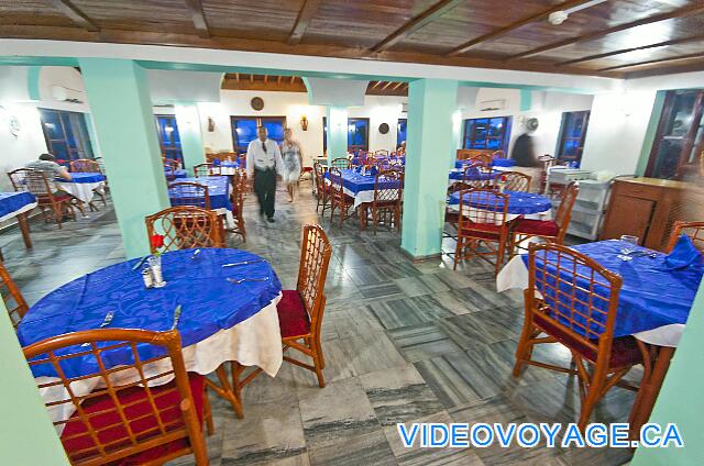 Cuba Cayo Largo Gran Caribe Cayo Largo The dining room's air-conditioned buffet restaurant is medium in size.