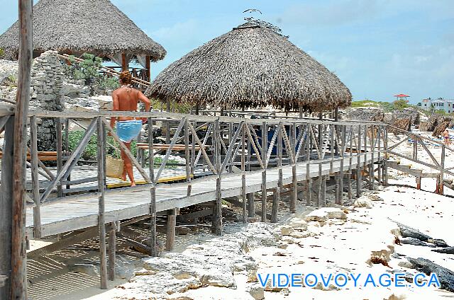 Cuba Cayo Largo Sol Cayo Largo Esta zona de la playa casi siempre con las rocas, el paseo marítimo es útil.