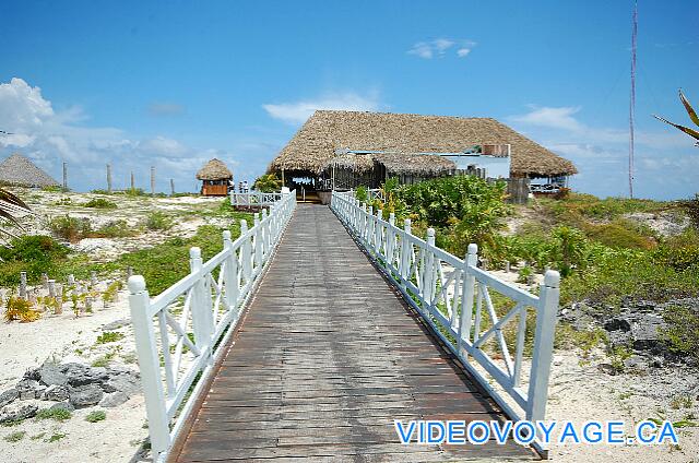 Cuba Cayo Largo Sol Cayo Largo El camino hacia el sitio del centro llega al restaurante de la playa.