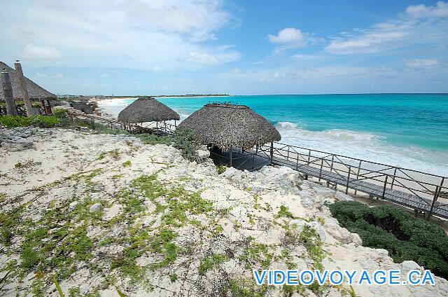 Cuba Cayo Largo Sol Cayo Largo La playa a la derecha y la izquierda son las más bellas, en el centro hay un pequeño arrecife.