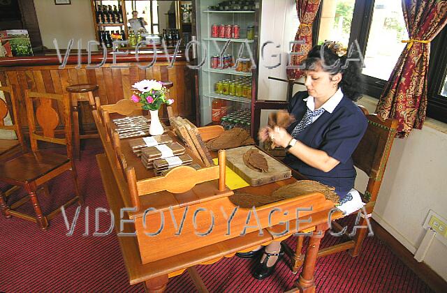 Cuba Guardalavaca Club Amigo Atlantico Guardalavaca You can do your cigars on the spot! The show of making a cigar worth buying.