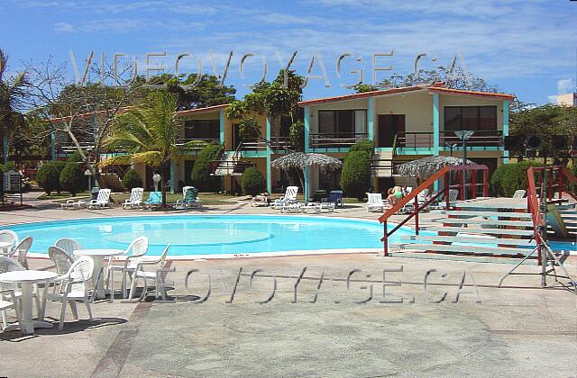 Cuba Guardalavaca Club Amigo Atlantico Guardalavaca Les chambres sont près de la piscine.  Plusieurs clients adore les bungalows sur le bord de la piscine, mais ils sont plus bruyants.