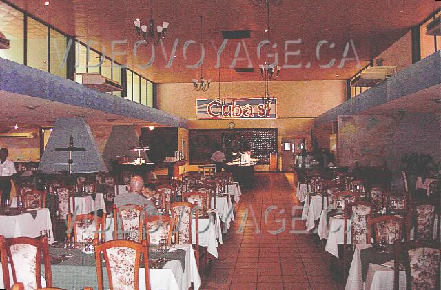 Cuba Guardalavaca Club Amigo Atlantico Guardalavaca Le restaurant buffet Los Panchitos de l'hôtel Guardalavaca. Un grand restaurant climatisé. Il est malheureusement ouvert seulement 4 mois par année.
