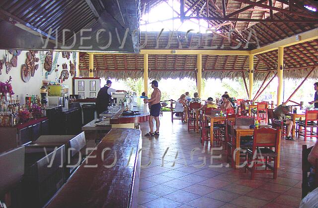 Cuba Guardalavaca Club Amigo Atlantico Guardalavaca De nombreuses tables dans un environement relaxe.
