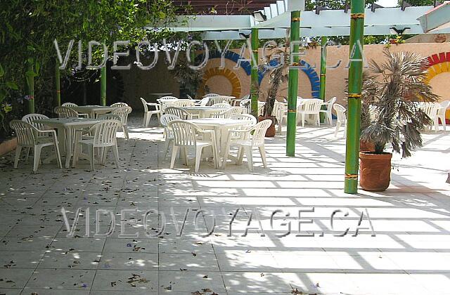Cuba Guardalavaca Club Amigo Atlantico Guardalavaca Elle est surtout utilisé lors de la saison haute, lorsque les tables intérieur sont tous occupé.