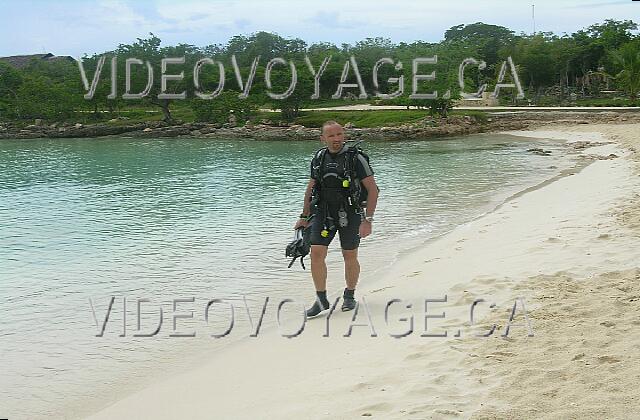 Cuba Guardalavaca Blau Costa Verde Diving courses are available but not included.