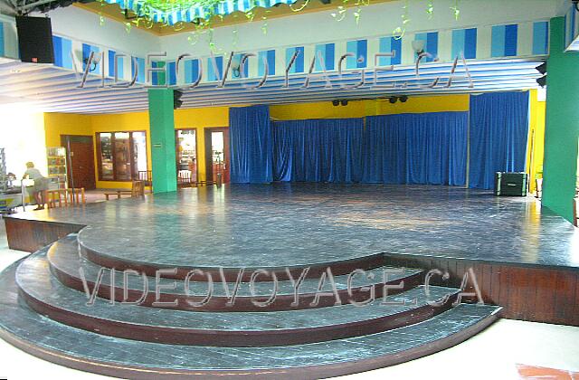 Cuba Guardalavaca Blau Costa Verde A live performance used especially for animation and entertainment for rainy days.