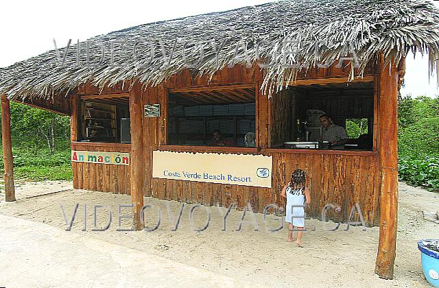 Cuba Guardalavaca Blau Costa Verde El bar de la playa.