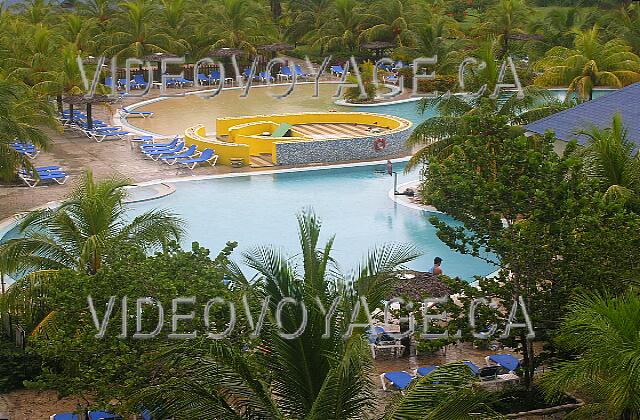 Cuba Guardalavaca Blau Costa Verde La piscine assez près de l'hôtel.