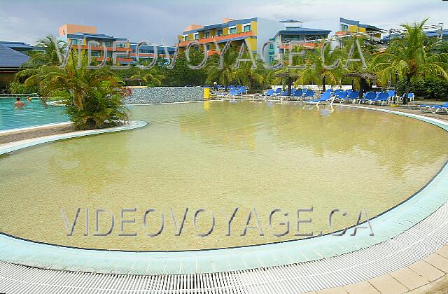 Cuba Guardalavaca Blau Costa Verde Un poco lomos la terraza agrandados. Esta sección no existe en el Sol Sirenas Varadero.