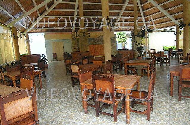 Cuba Guardalavaca Blau Costa Verde El restaurante no estaba abierta, al ser temporada baja a la carta restaurantes están abiertos alternativamente.