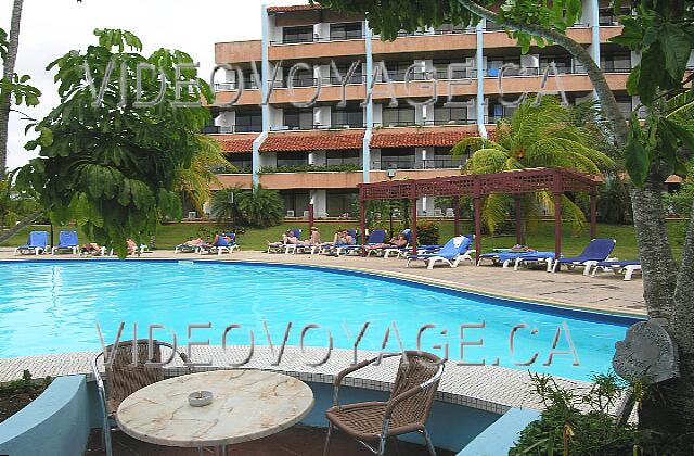 Cuba Guardalavaca Brisas Guardalavaca There are a few tables on the island pool bar.