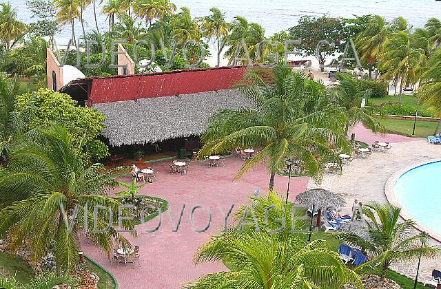 Cuba Guardalavaca Brisas Guardalavaca There is also a snack bar by the pool which is the nearest beach bar of Brisas.