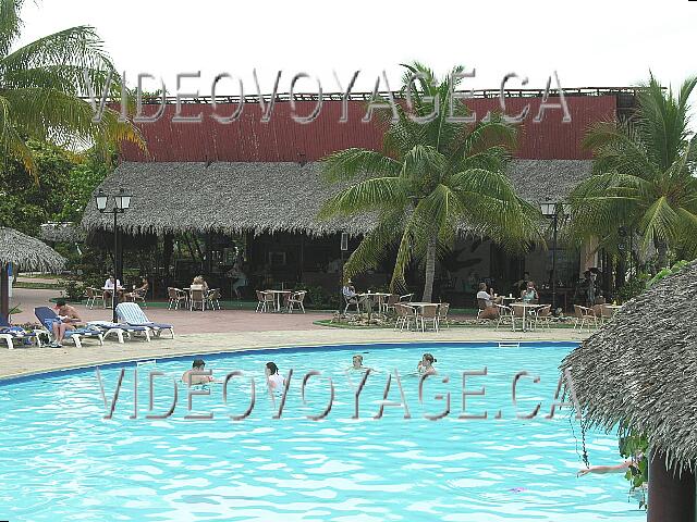 Cuba Guardalavaca Brisas Guardalavaca A snack bar by the pool.