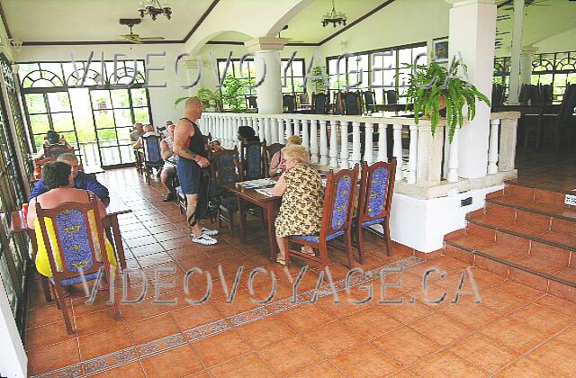 Cuba Guardalavaca Brisas Guardalavaca A restaurant with two levels.