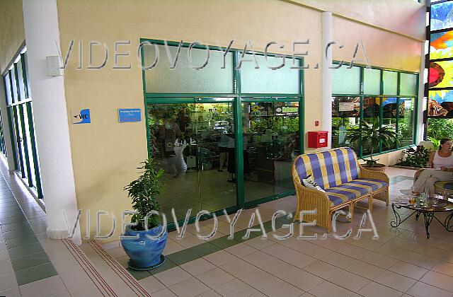 Cuba Guardalavaca Playa Costa Verde The store in the lobby.