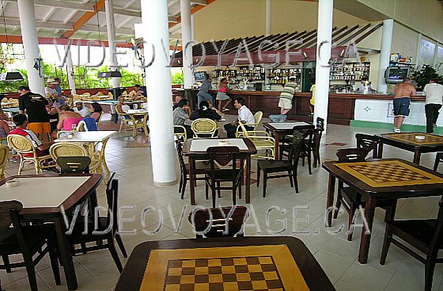 Cuba Guardalavaca Playa Costa Verde The lobby bar is large and open plan.