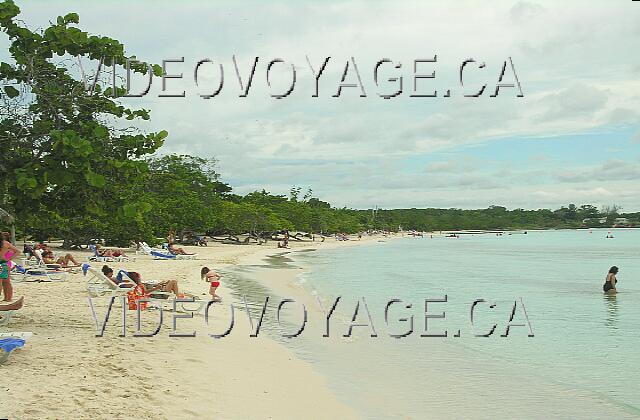 Cuba Guardalavaca Playa Costa Verde Plus loins! une plage tranquille.