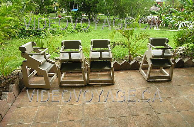 Cuba Guardalavaca Playa Costa Verde Comme dans tout les restaurants de l'hôtel, ne nombreuses chaises hautes pour enfants.