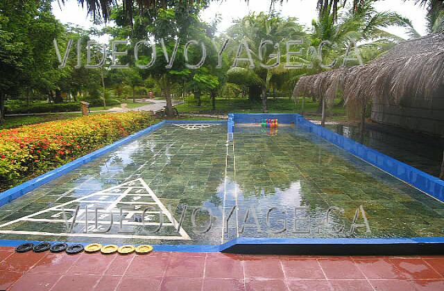 Cuba Guardalavaca Paradisus Rio de oro Otros parques infantiles en la lluvia ...