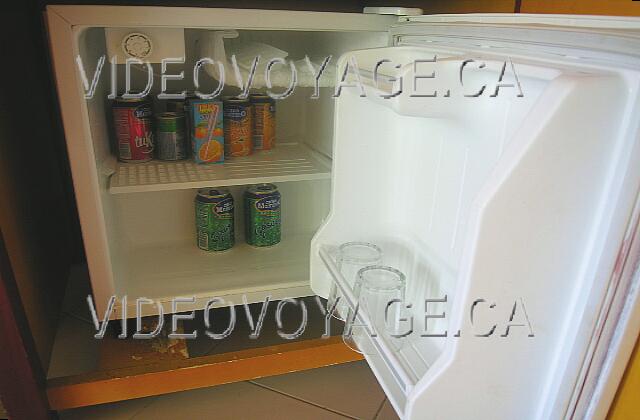 Cuba Guardalavaca Paradisus Rio de oro The refrigerator with freezer.