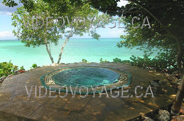 Cuba Guardalavaca Paradisus Rio de oro Another jacuzzi near the sea. A beautiful view of the sea in the jacuzzi.