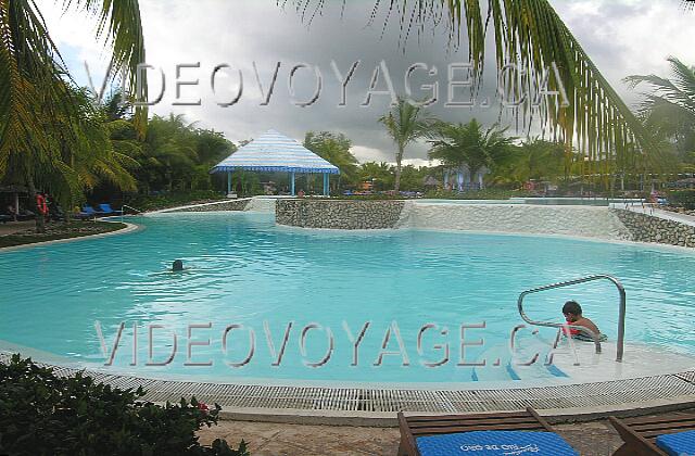 Cuba Guardalavaca Paradisus Rio de oro The pool has a second level, this part is smaller and quieter.