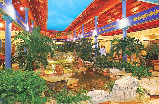 Cuba Guardalavaca Paradisus Rio de oro The Lobby. At bottom right the reception. Right, the public relations and international restaurant left the Lobby Bar.