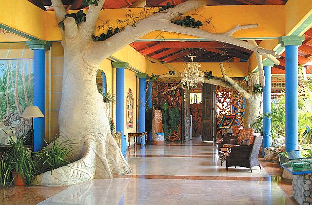 Cuba Guardalavaca Paradisus Rio de oro The Lobby. The entrance to the buffet restaurant.