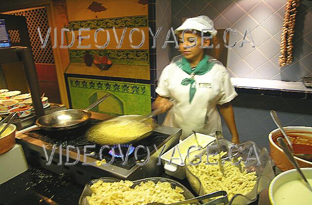 Cuba Guardalavaca Playa Pesquero Pasta al gusto.